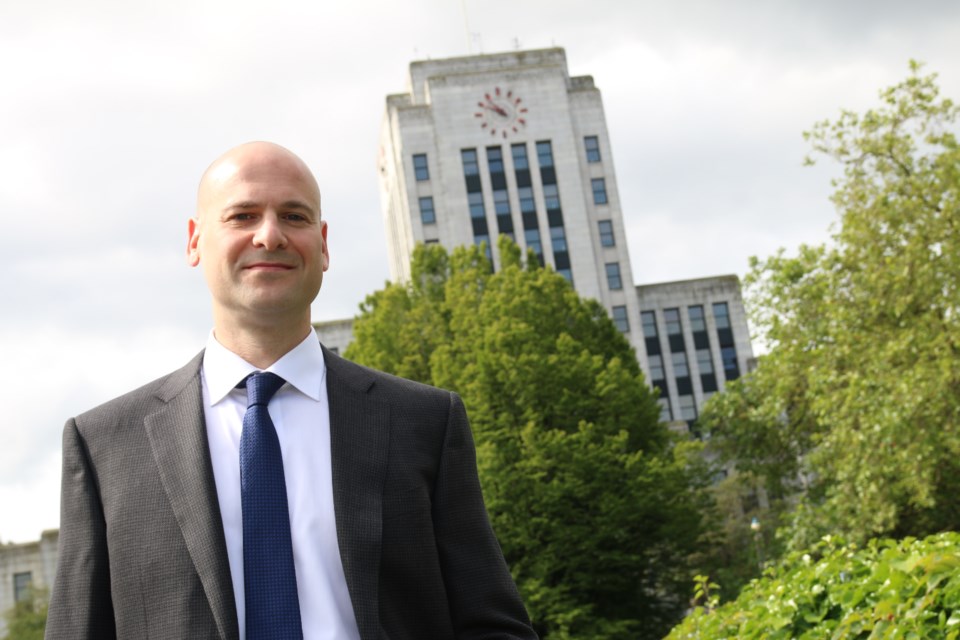 温哥华开发商“被困局”？利率、成本、政策多重压力下项目大面积失灵