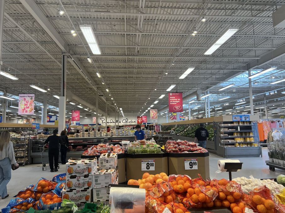 离谱到不敢信：有人因偷吃的被抓，还有法律人免费帮辩护？