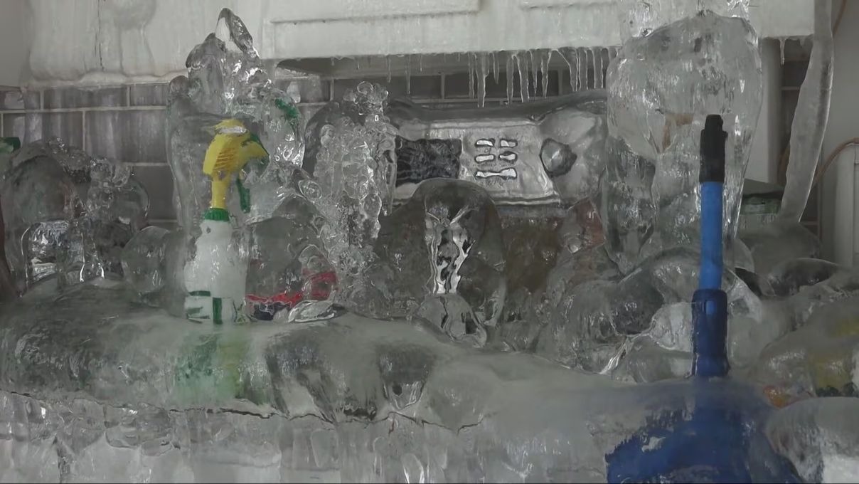 欠租租客关掉暖气酿灾-公寓被冻成“冰雪城堡”