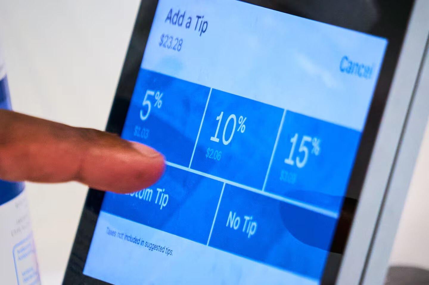 小费越点越高 价格越涨越狠 加拿大人的“被打赏时代”还没到头