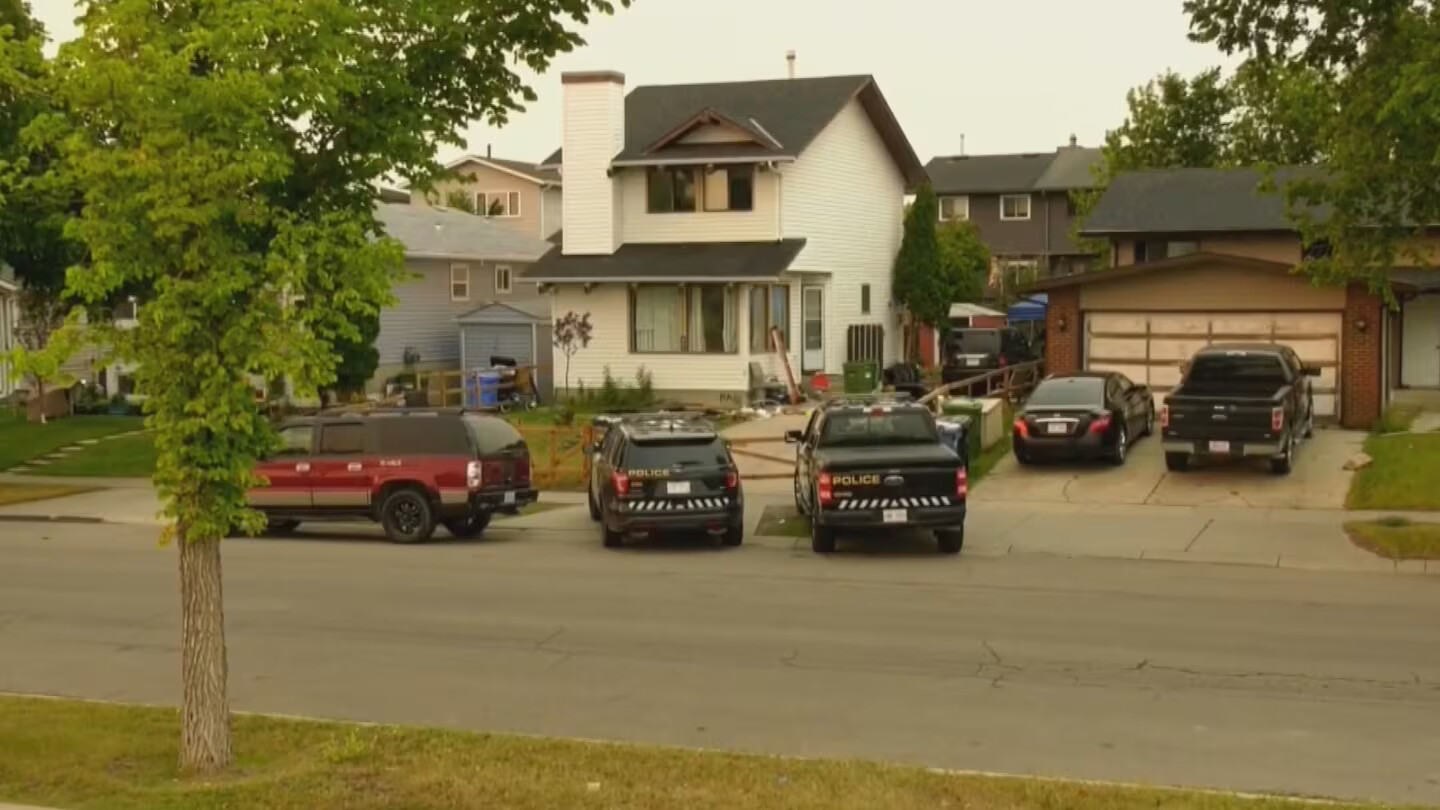 烧脑！自卫致死案牵出失踪老人疑云：房东身份背后，还藏着未解命案？