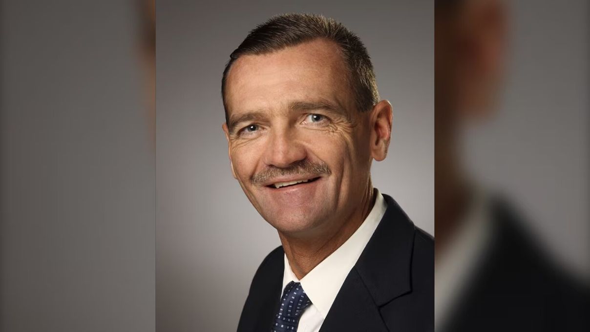 地产经纪因社媒开小号泄愤带来三个月停牌+罚款？！