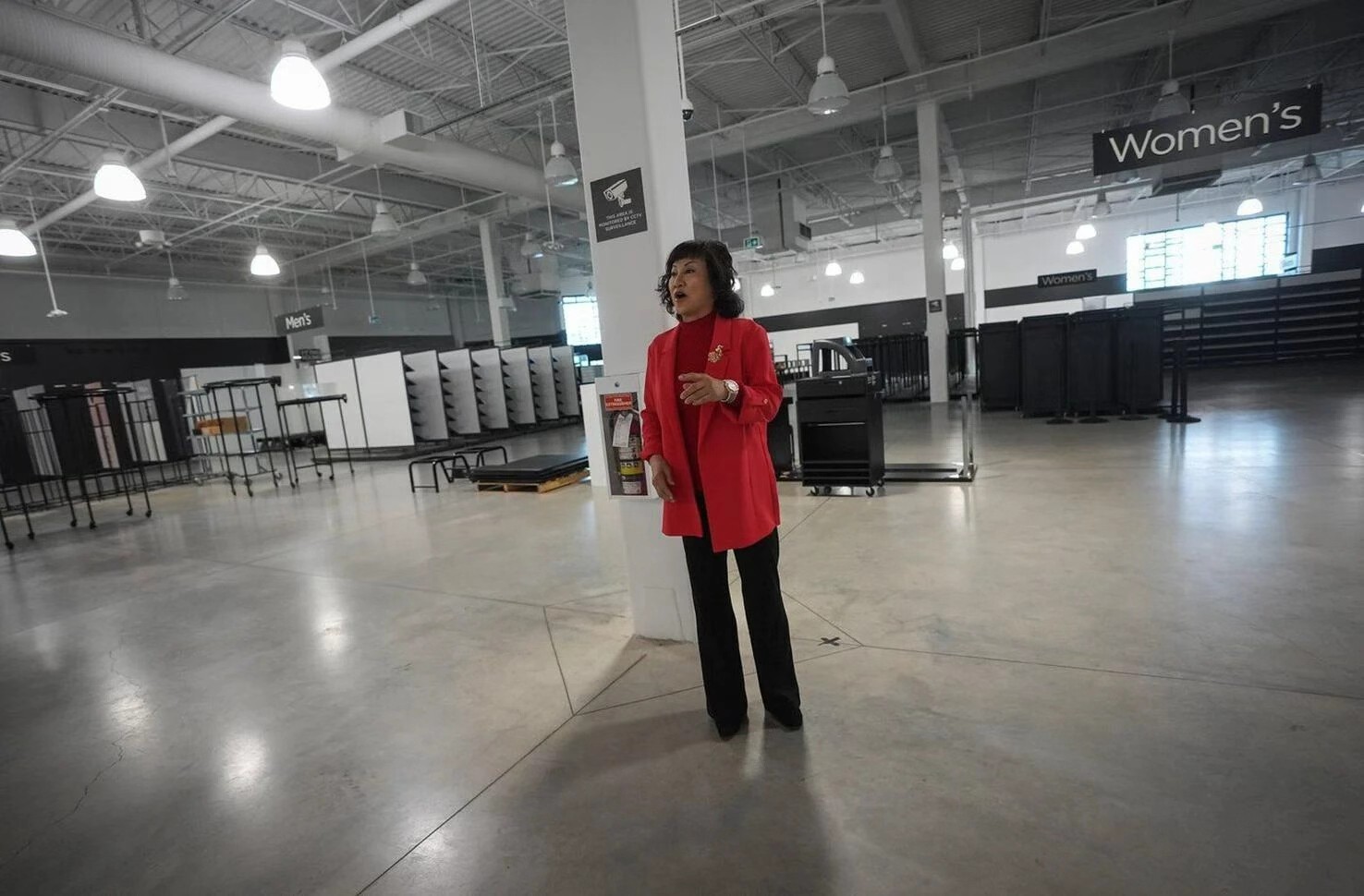 哈德逊湾租约大战余波未了：房东向HBC追讨240万加元诉讼费用