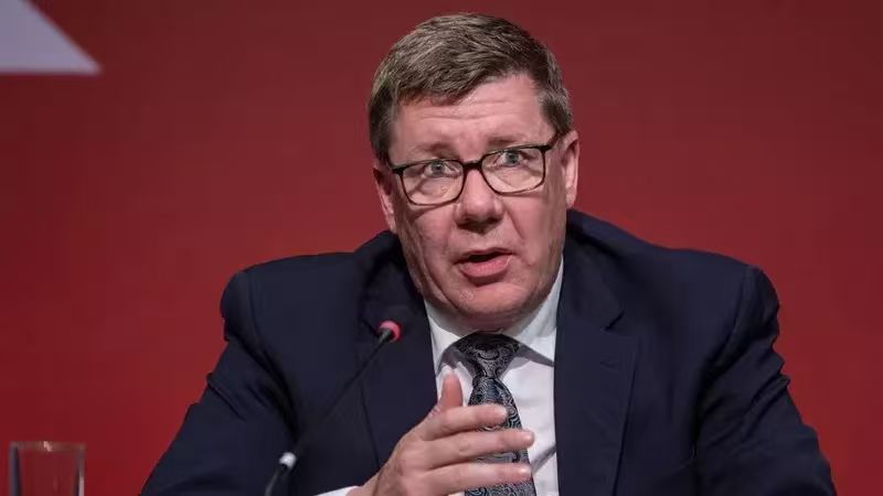 特朗普100%关税威胁再升级！加国省长警告：自由贸易体系正在被撕碎