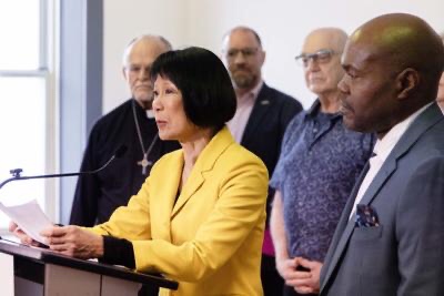 信任破产！多伦多市长向警察总长下最后通牒：涉腐案后必须“赢回”公众信任