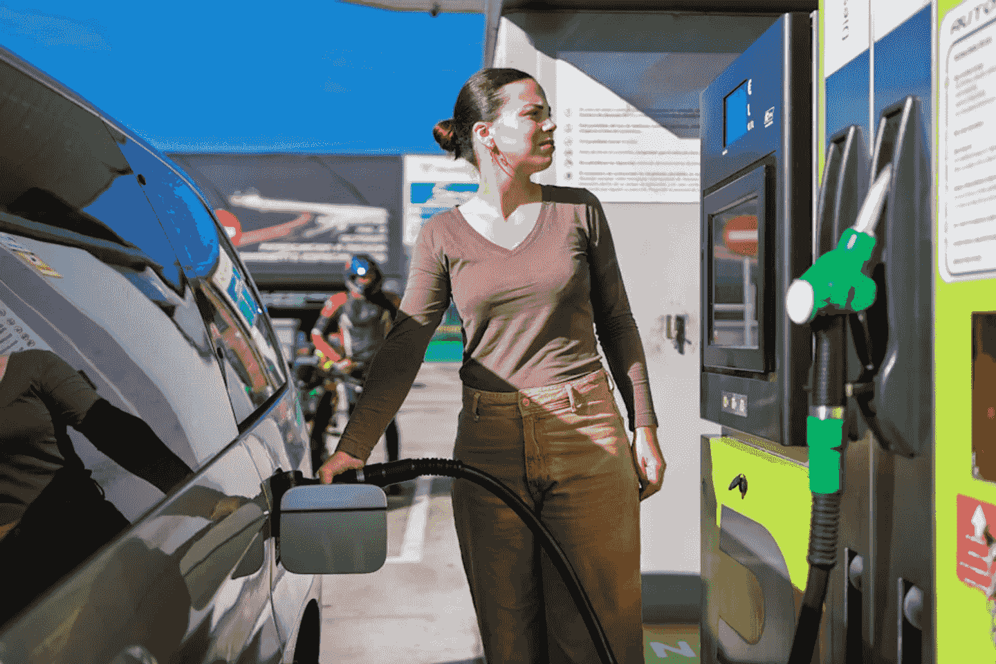 情况不妙！中东局势一升级，加拿大油价会不会再涨价？