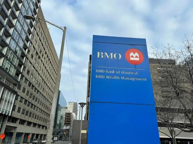 加拿大10万人被银行“偷偷扣钱”长达14年，4类账户中招，退款细节曝光