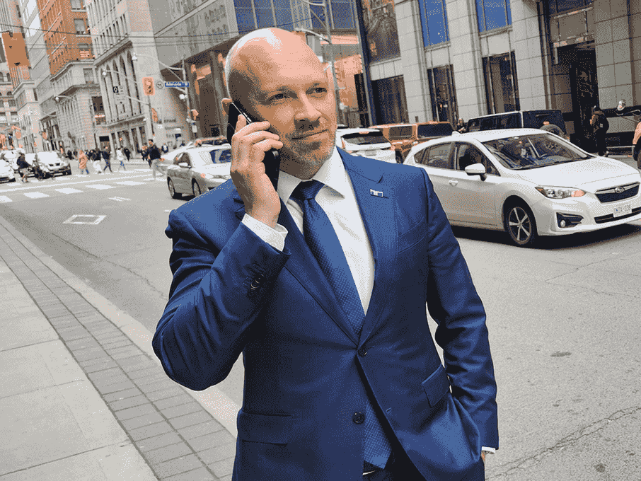 挑战邹至蕙的人来了！Brad Bradford民调第二，炮轰市长：犯罪、拥堵、生活成本全没管好