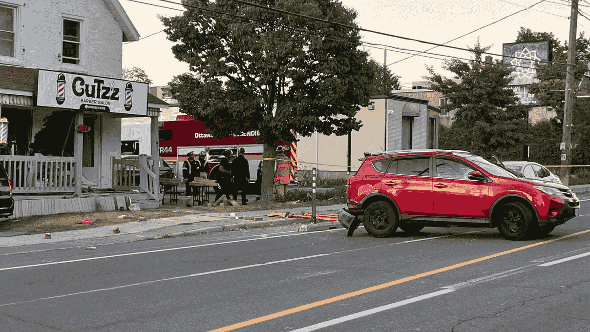 SUV突然倒车冲进理发店，1死1重伤！安省57岁女司机涉毒驾被控