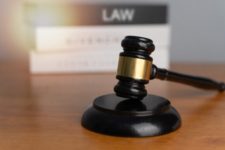 突发！安省两家房贷经纪公司被停牌，监管机构指控其提供虚假信息——拟吊销执照并罚5万